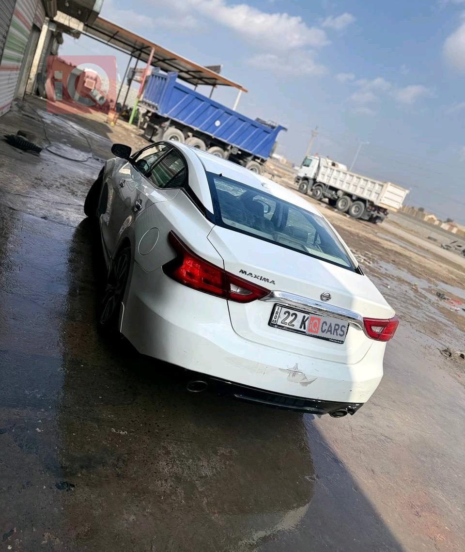 نيسان ماكسيما